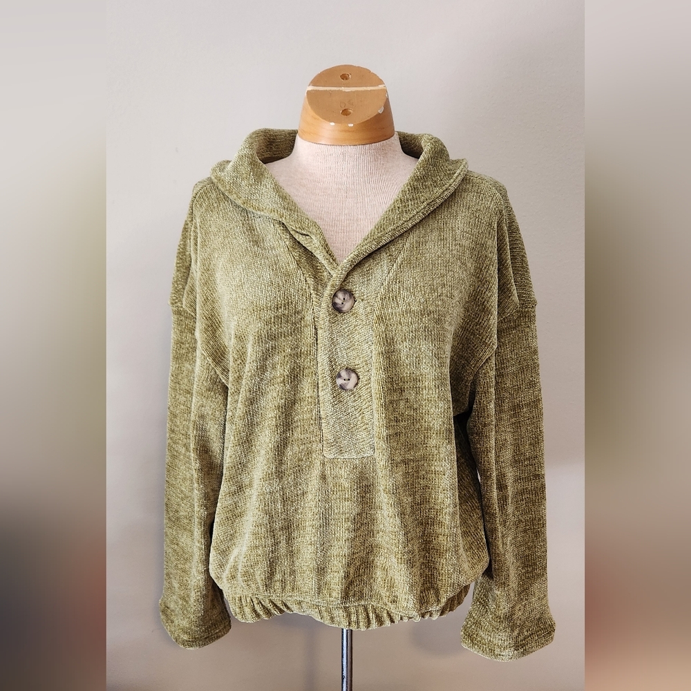 Chelsea & Theadore Green Pull Over Shirt Size Small